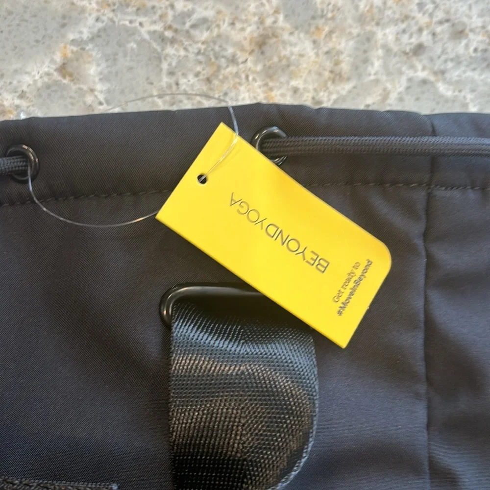Beyond Yoga Convertible Bag, adjustable backpack straps. - Picture 2 of 6